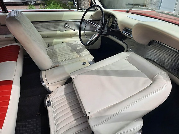 Ford Thunderbird 12 of 29