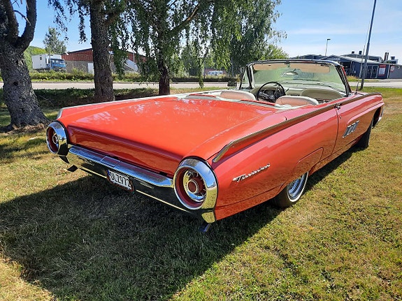 Ford Thunderbird 3 of 29