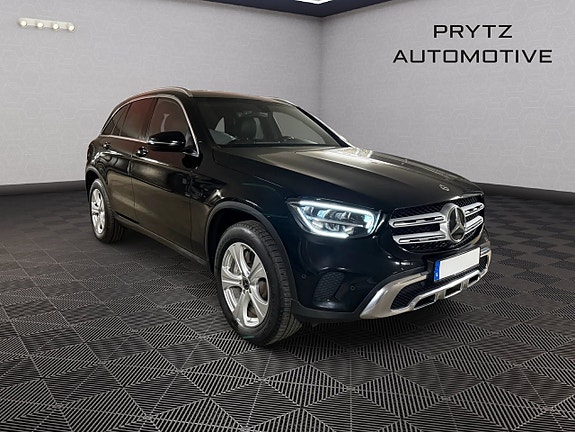 Mercedes-Benz GLC300 e 9 of 11