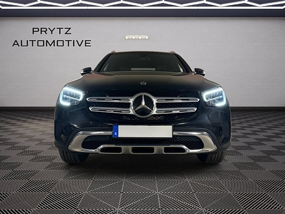 Mercedes-Benz GLC300 e 4 of 11