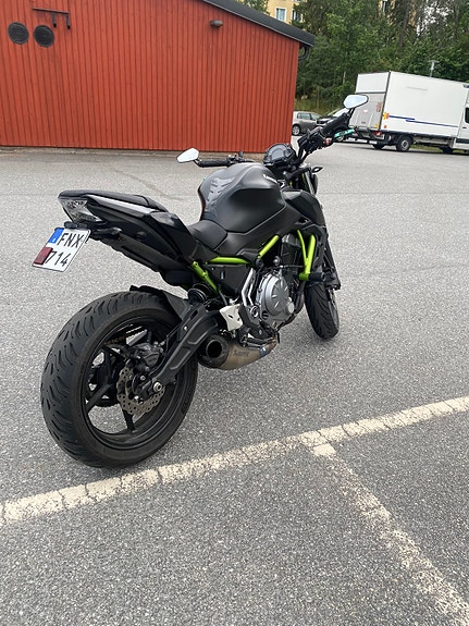Kawasaki Z650 2 of 5