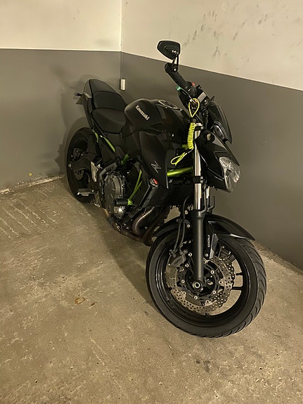Kawasaki Z650 4 of 5