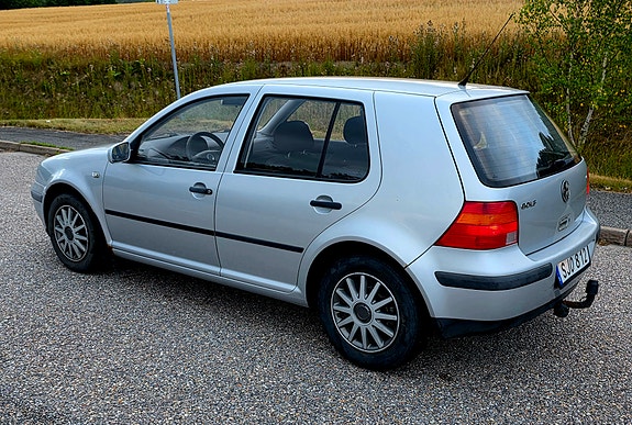 Volkswagen Golf IV 2 of 6