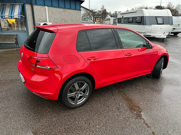 Volkswagen Golf VII 2 of 8