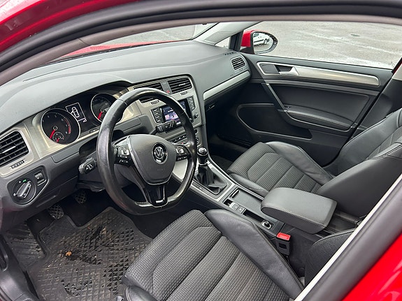 Volkswagen Golf VII 6 of 8