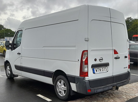 Nissan NV400 2 of 6
