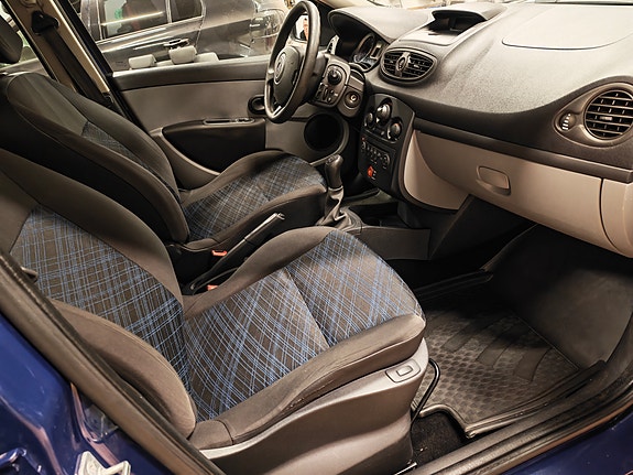 Renault Clio 8 of 10