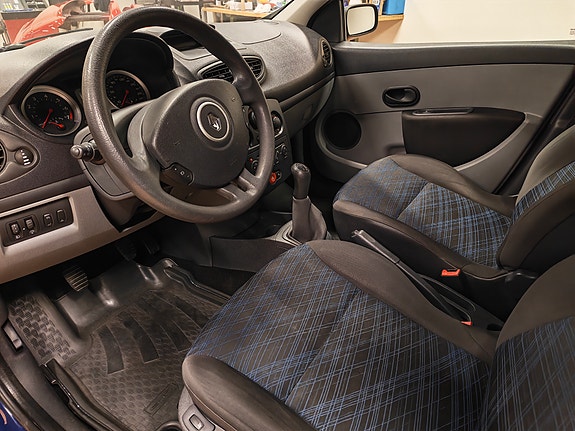 Renault Clio 9 of 10