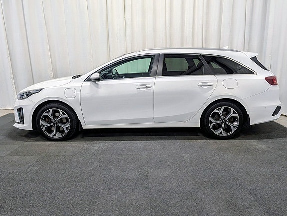 Kia Ceed 2 of 12