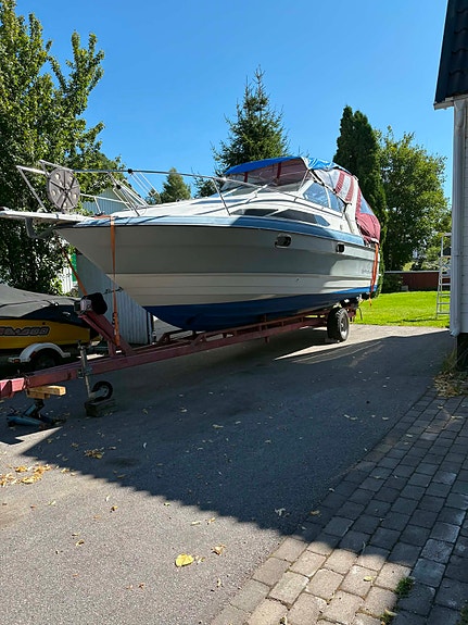 Bayliner 2655 widebody 2 of 11