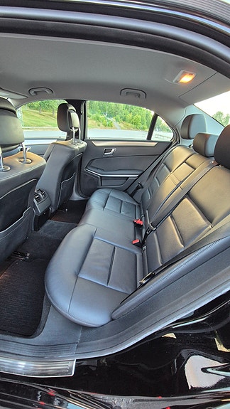 Mercedes-Benz E200 6 of 6