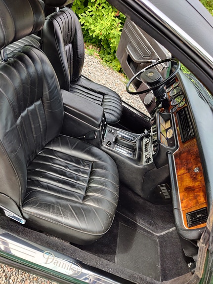 Daimler Sovereign 4 of 8