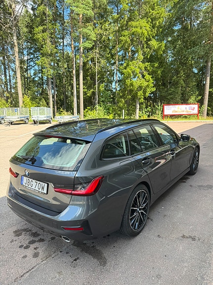 BMW 320d 2 of 10