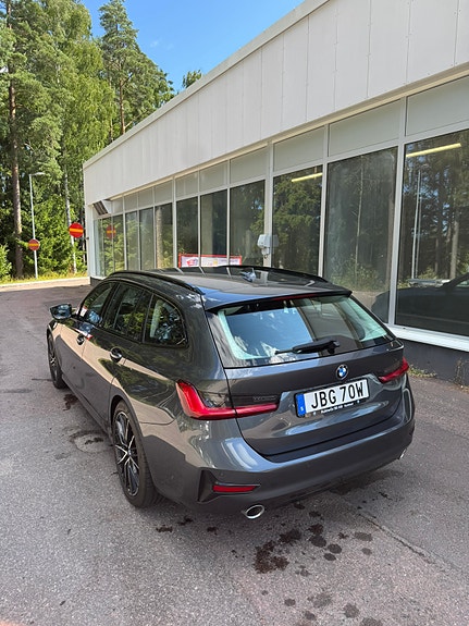 BMW 320d 3 of 10