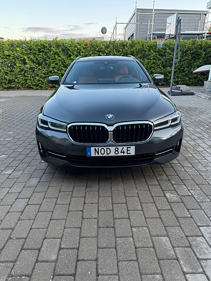BMW 520d 2 of 12