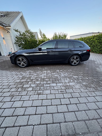BMW 520d 3 of 12