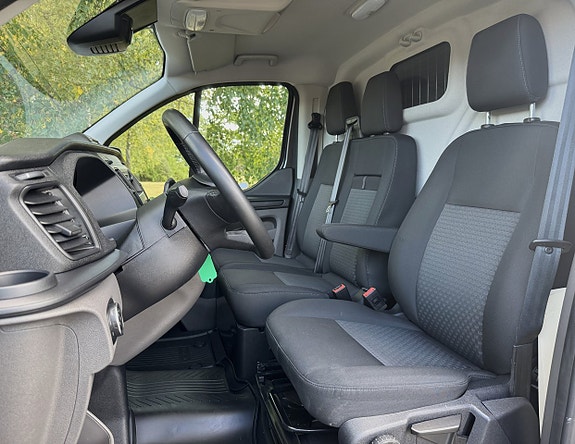Ford Transit Custom 13 of 22