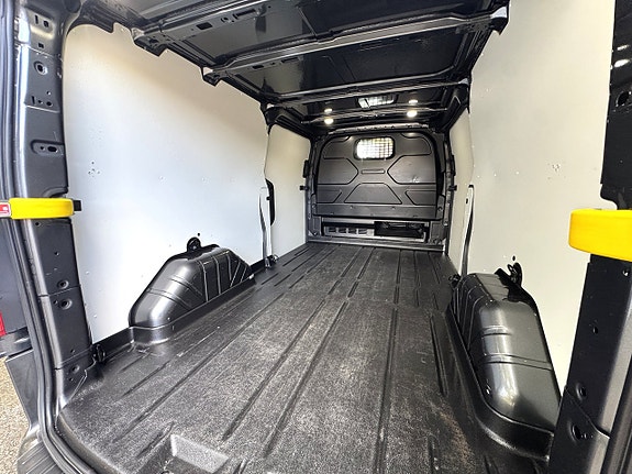 Ford Transit Custom 18 of 22