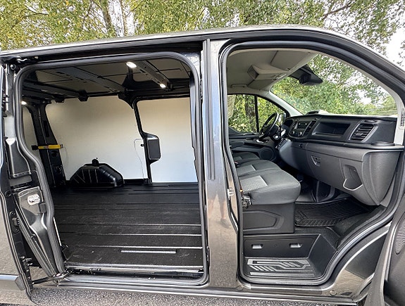 Ford Transit Custom 8 of 22