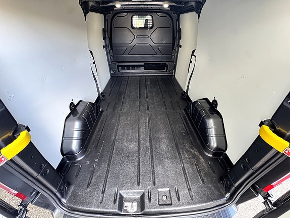 Ford Transit Custom 11 of 22