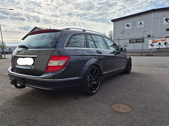 Mercedes-Benz C220 4 of 12