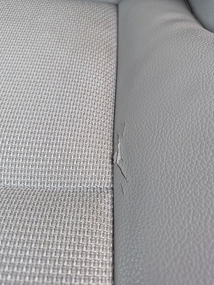 Mercedes-Benz C220 12 of 12