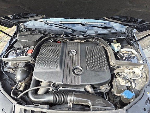 Mercedes-Benz C220 9 of 12