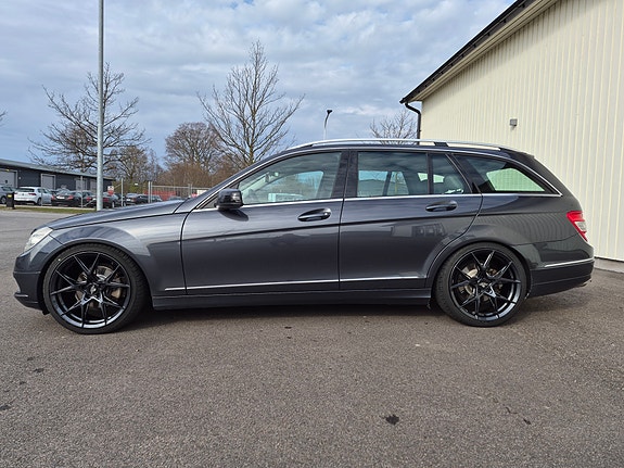 Mercedes-Benz C220 5 of 12