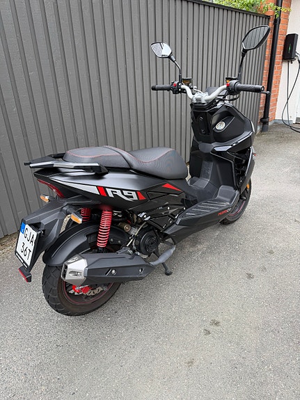 Motocr MotoCR R9 4T EFI 3 of 5