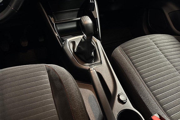 Peugeot 208 13 of 24