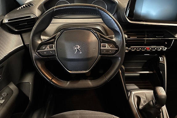 Peugeot 208 15 of 24