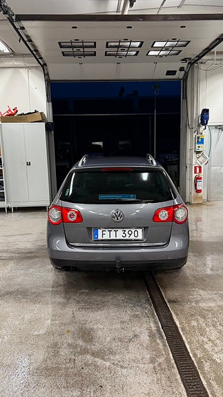 Volkswagen Passat 8 of 22