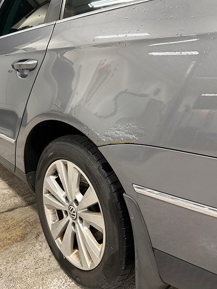 Volkswagen Passat 18 of 22