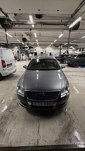 Volkswagen Passat 5 of 22