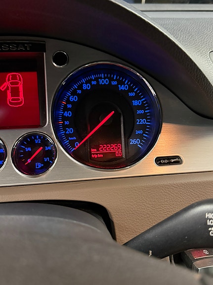Volkswagen Passat 11 of 22