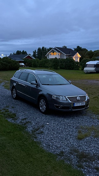 Volkswagen Passat 3 of 22