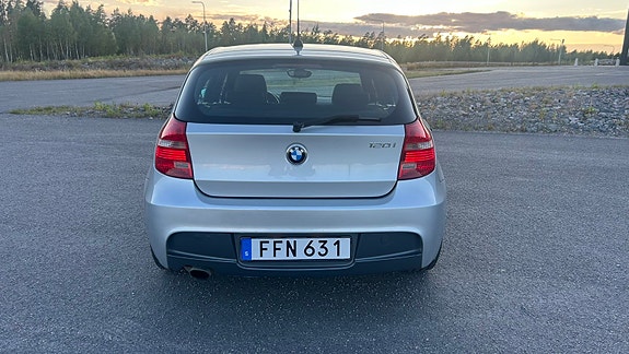 BMW 120i 4 of 13