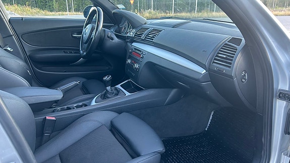 BMW 120i 11 of 13