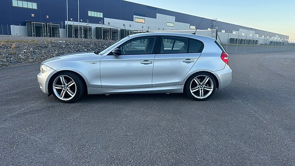 BMW 120i 2 of 13