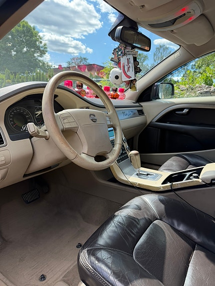 Volvo XC70 7 of 8