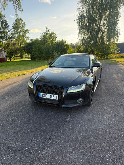 Audi A5 2 of 12
