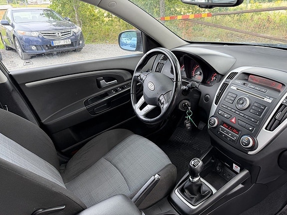 Kia Ceed 12 of 17