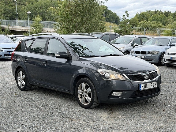 Kia Ceed 2 of 17