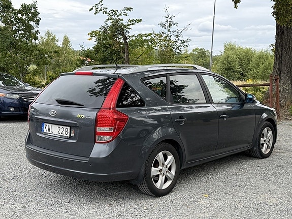 Kia Ceed 3 of 17