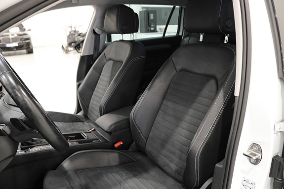Volkswagen Passat 14 of 30