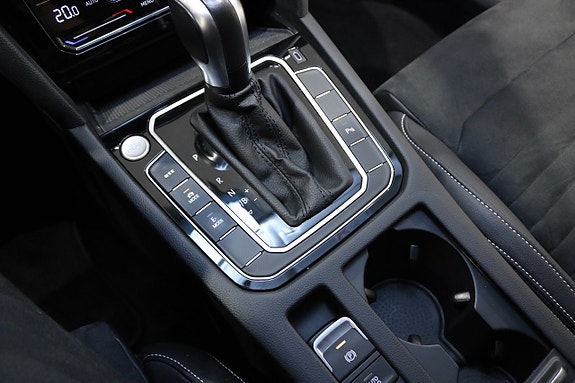 Volkswagen Passat 22 of 30