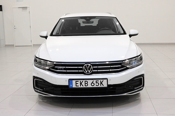 Volkswagen Passat 7 of 30