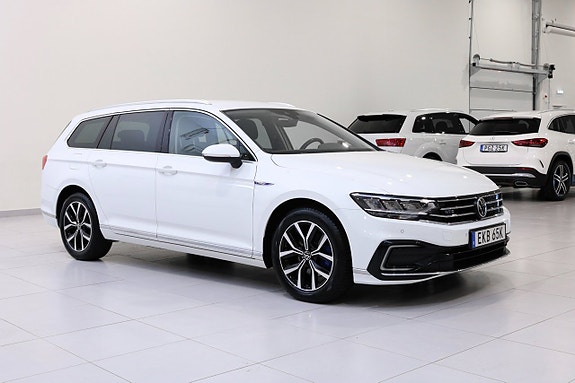 Volkswagen Passat 2 of 30