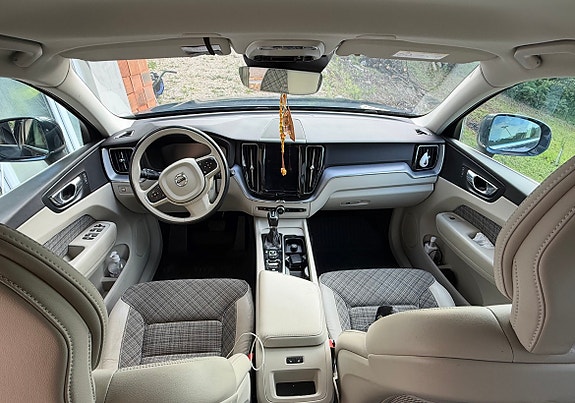 Volvo XC60 5 of 7