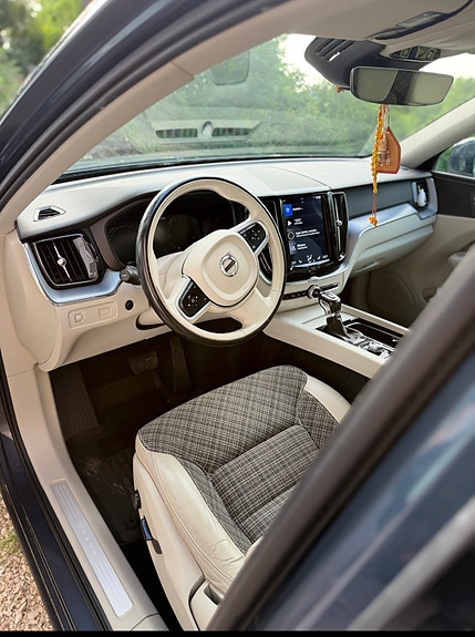 Volvo XC60 4 of 7